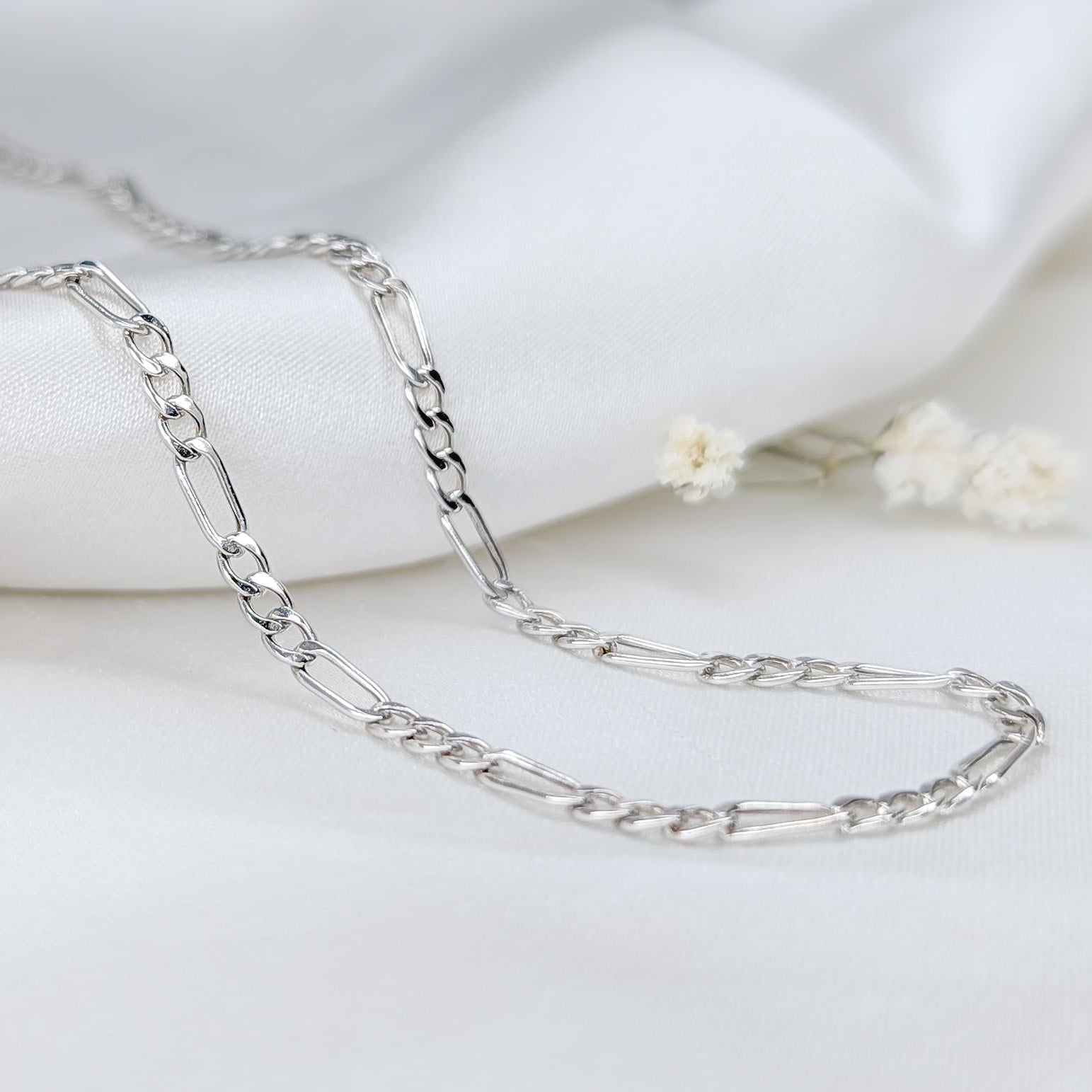 Classic Hollow Figaro Chain