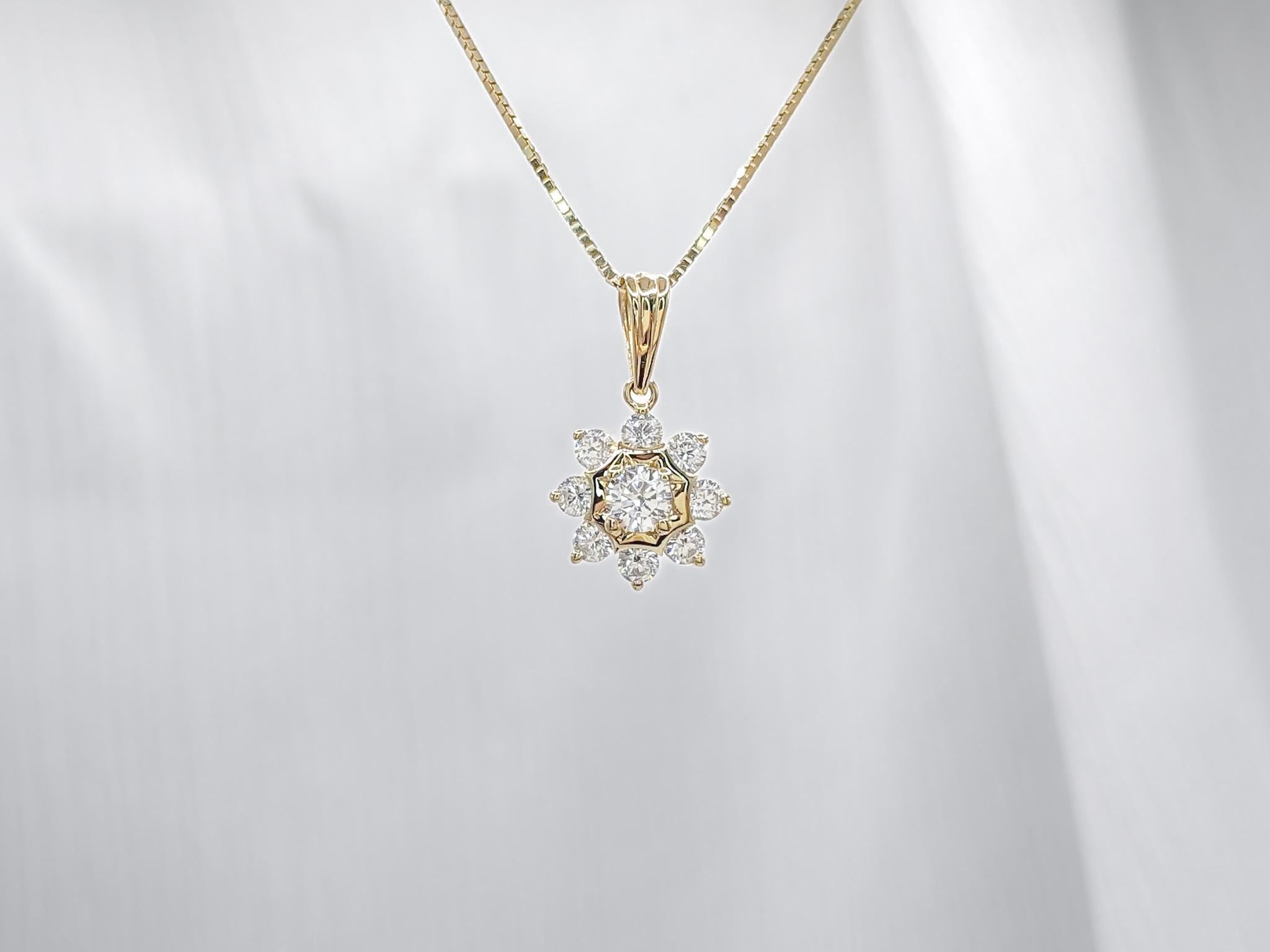 Tiny Flower Pendant Necklace