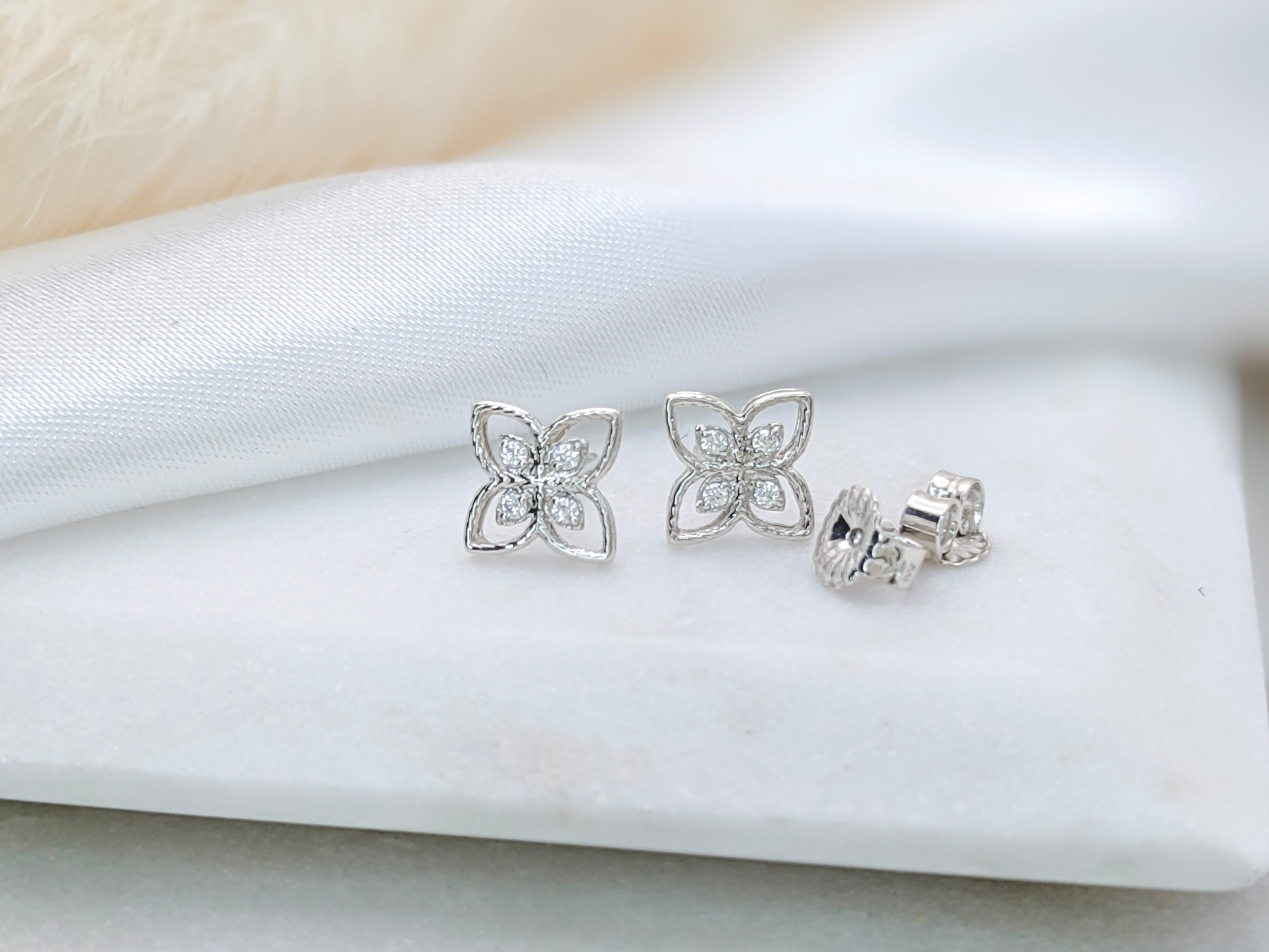 Vintage Petal Earring