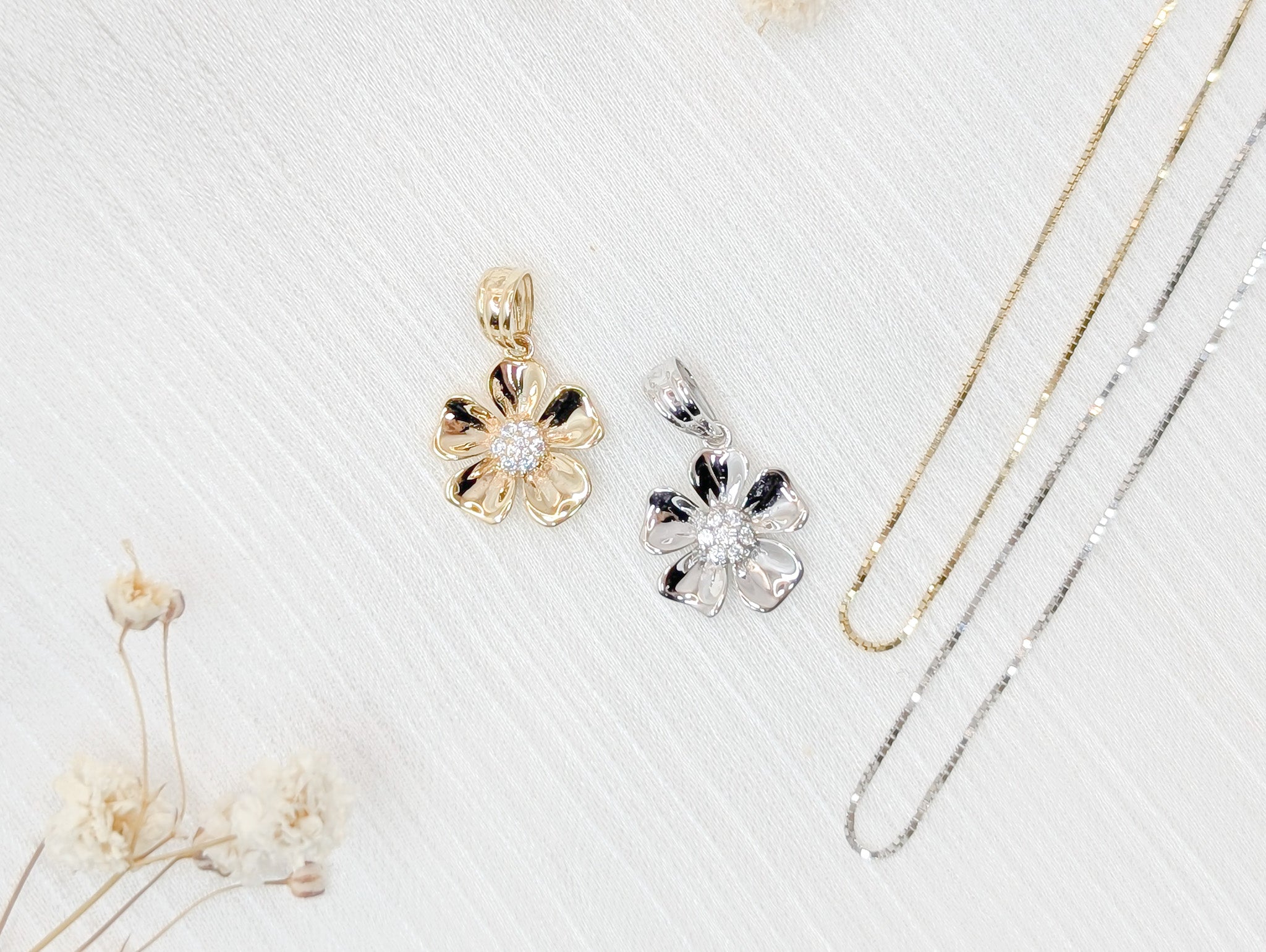 Primrose Pendant