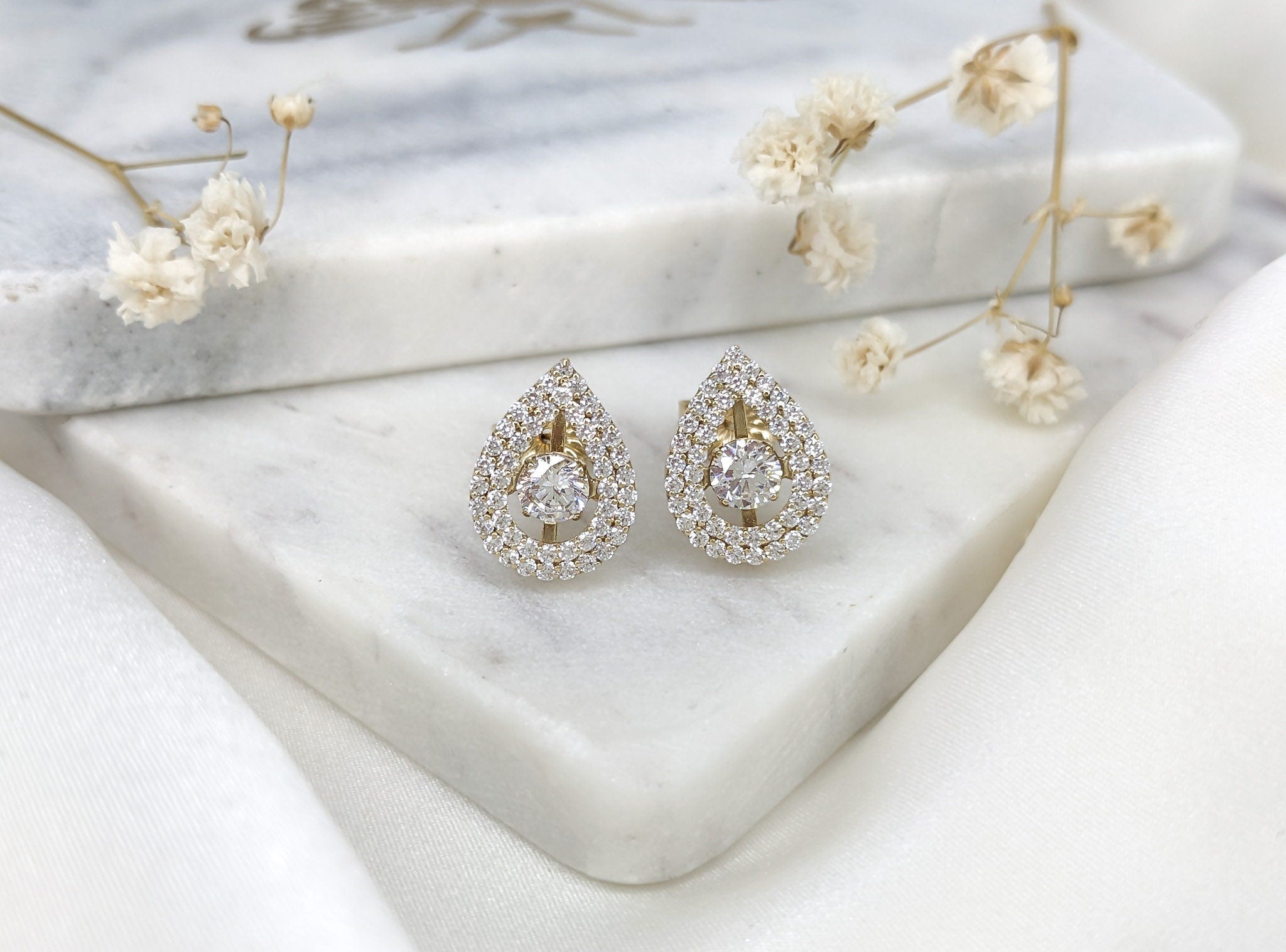 Tear Drop Dancing Stones Earrings