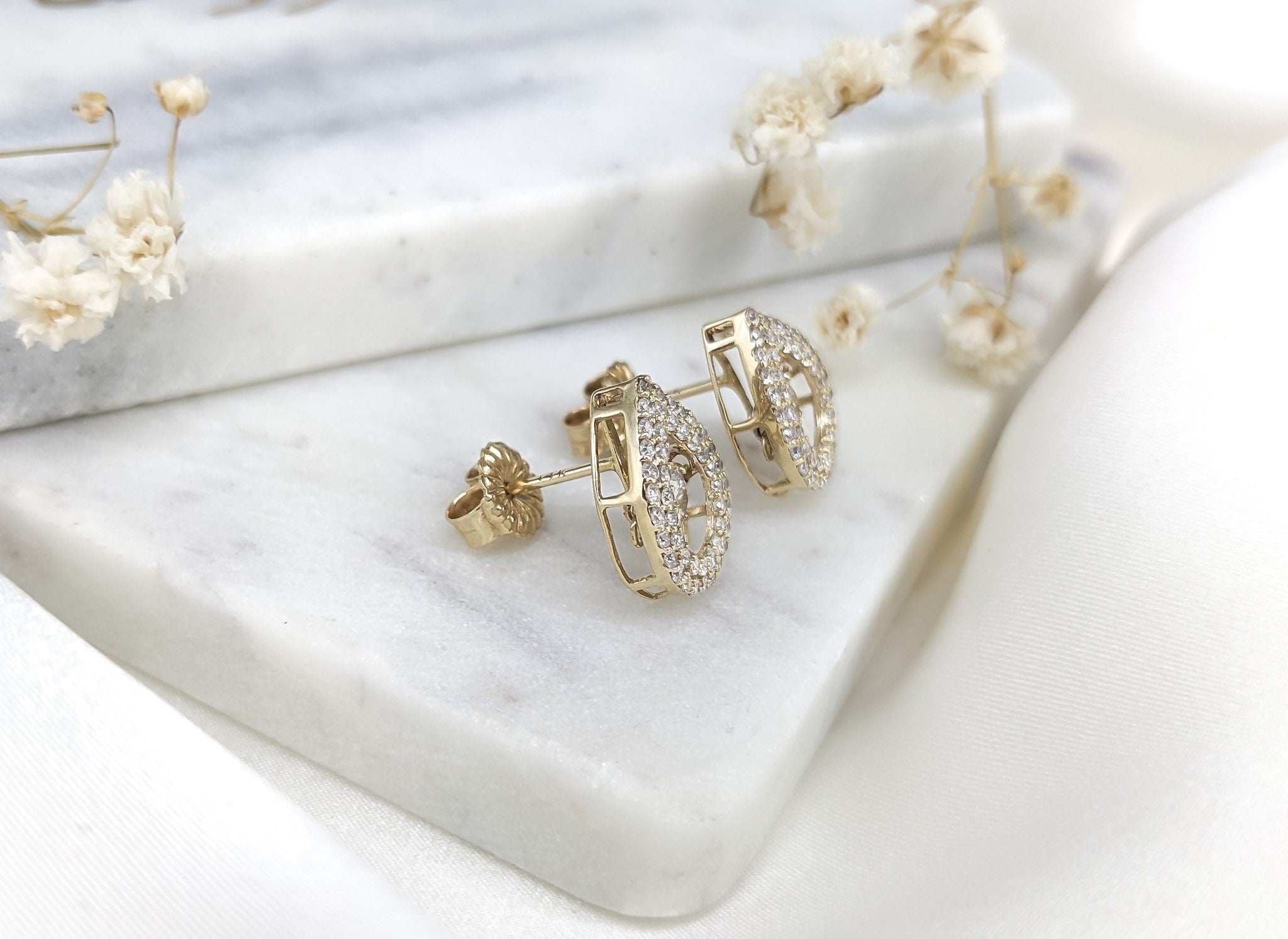 Tear Drop Dancing Stones Earrings