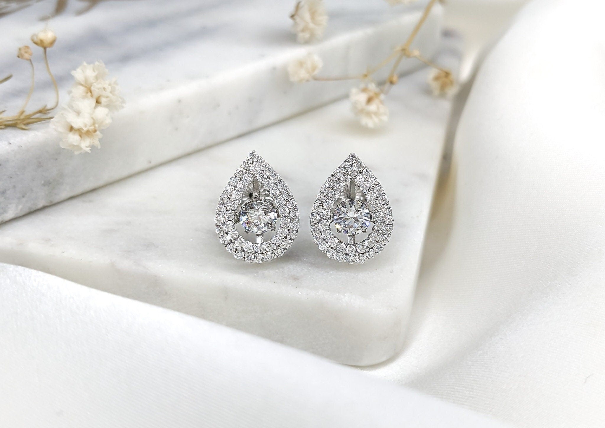 Tear Drop Dancing Stones Earrings