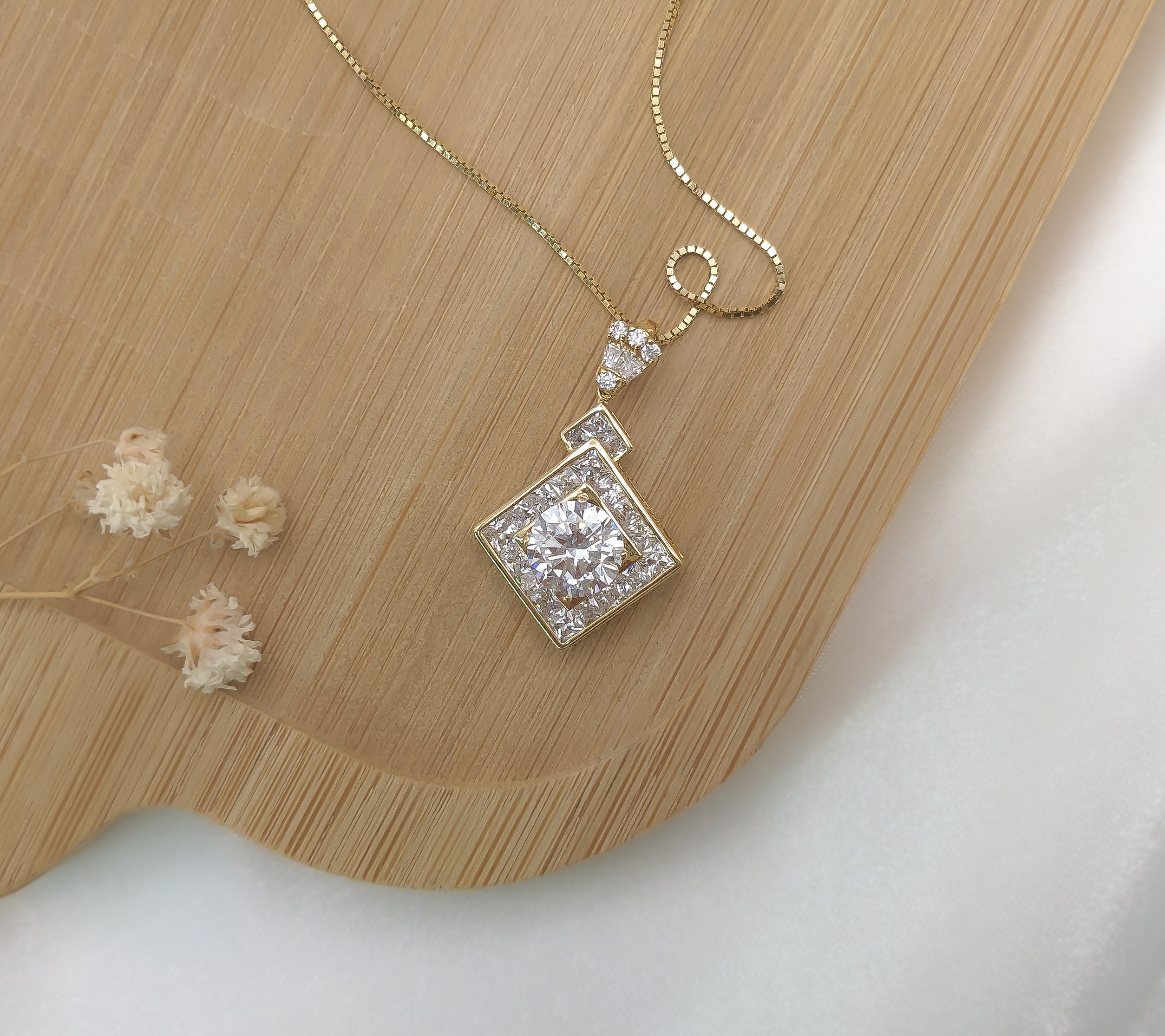 Art Deco Vintage Square Pendant