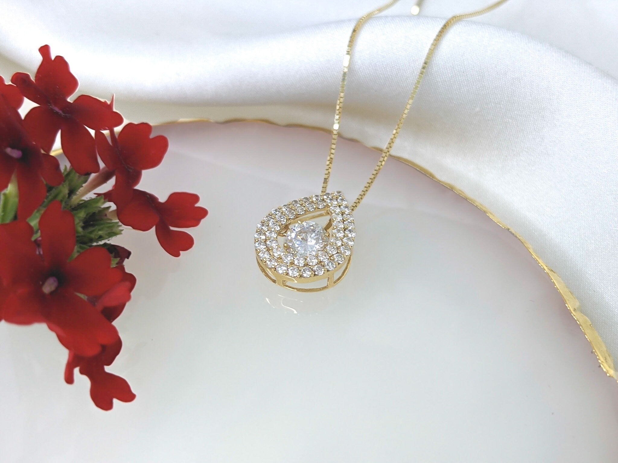 Tear Drop Dancing Stone Pendant