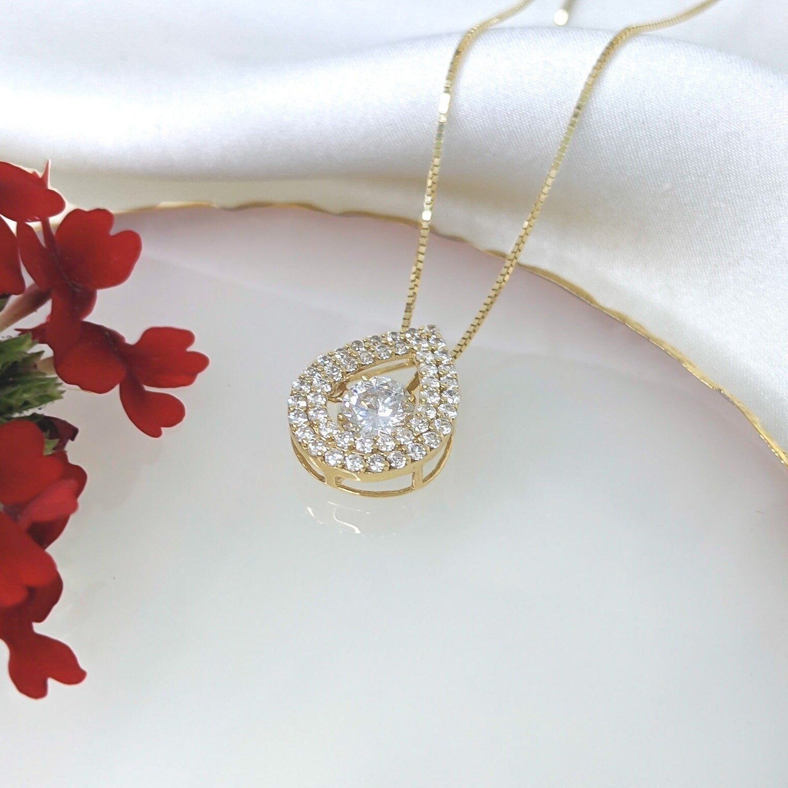 Tear Drop Dancing Stone Pendant