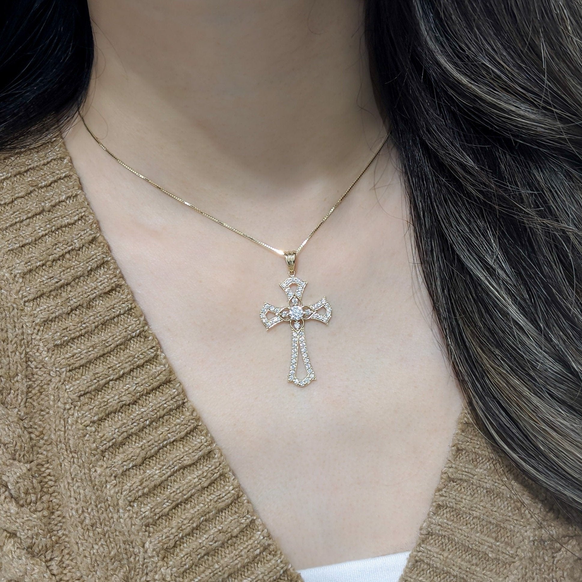 Bold Fan Cross Pendant