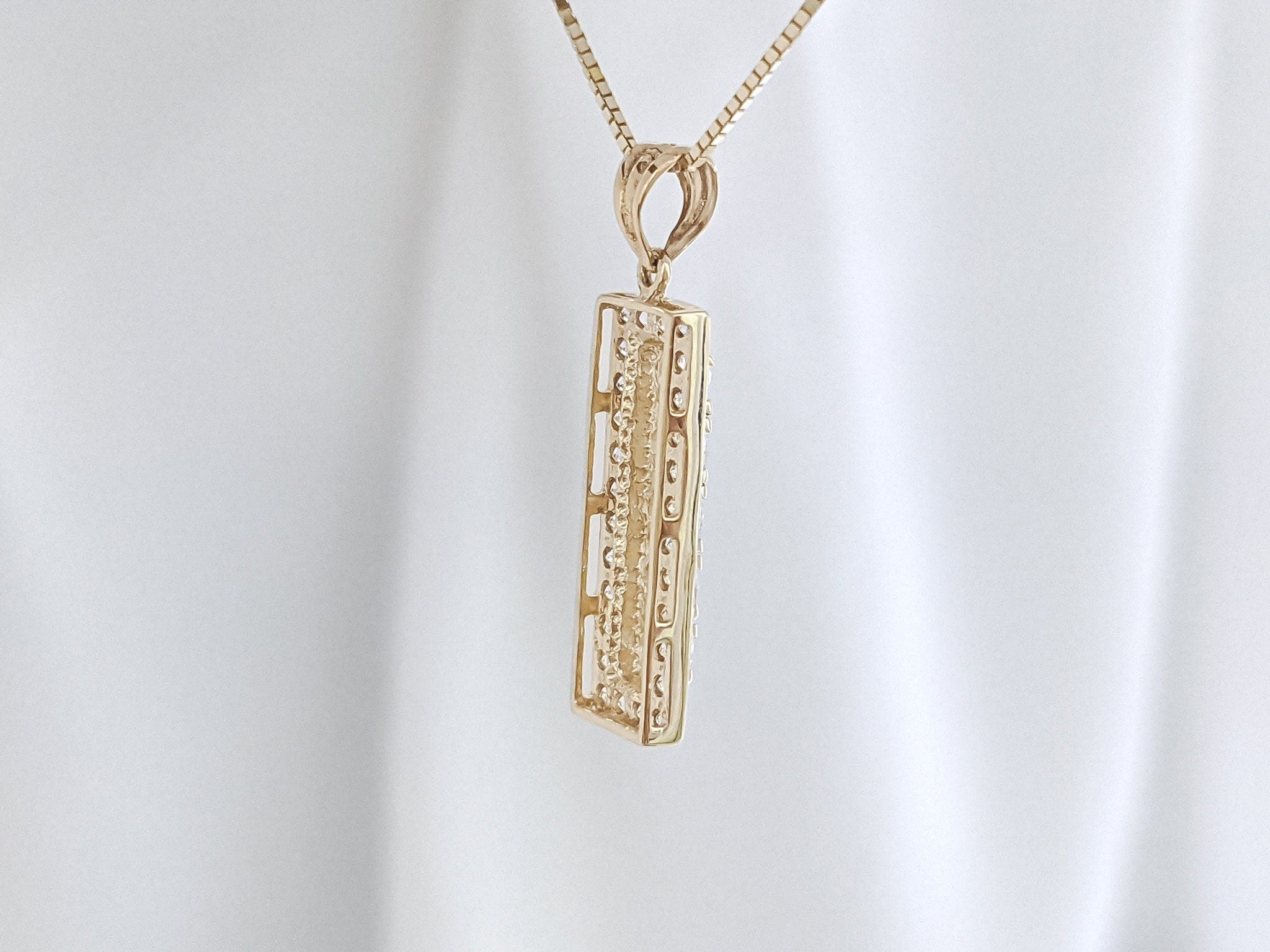 Classic Bar Pendant