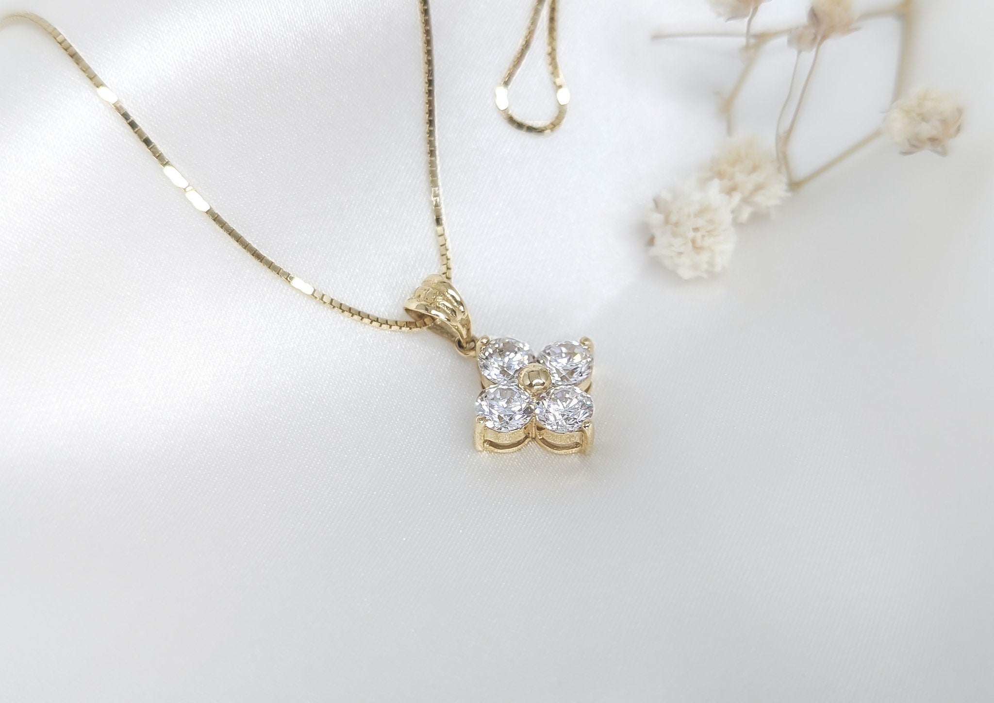 Clover Cluster Pendant