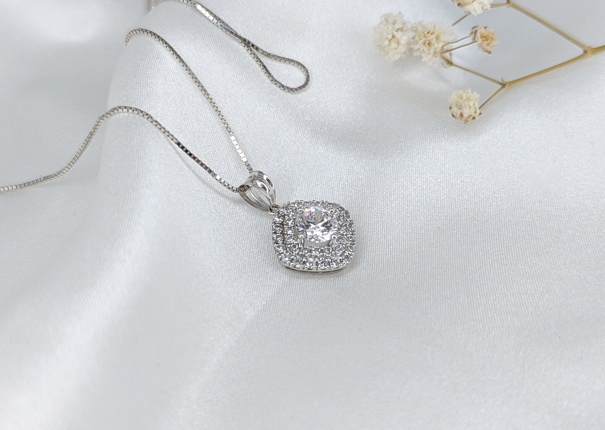 Square Cushion Pendant