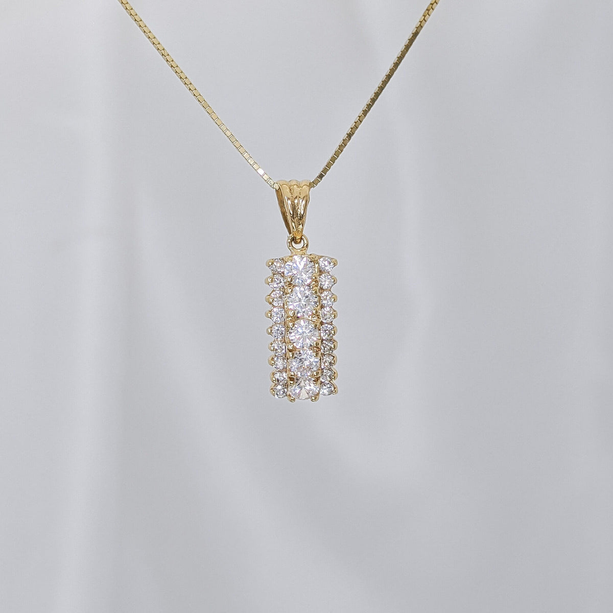 Lux Pavé Pendant