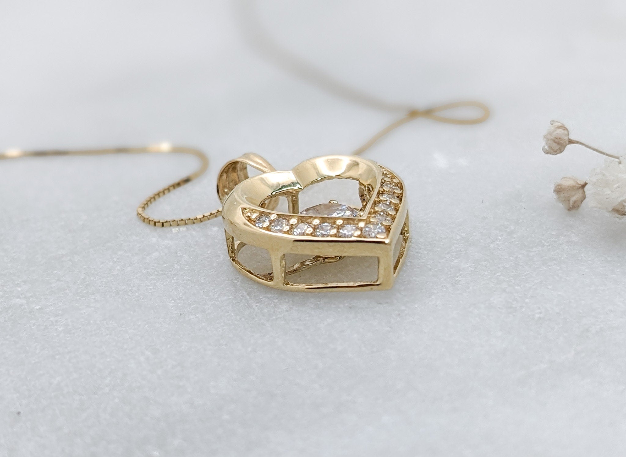 Dancing Gem Heart Pendant