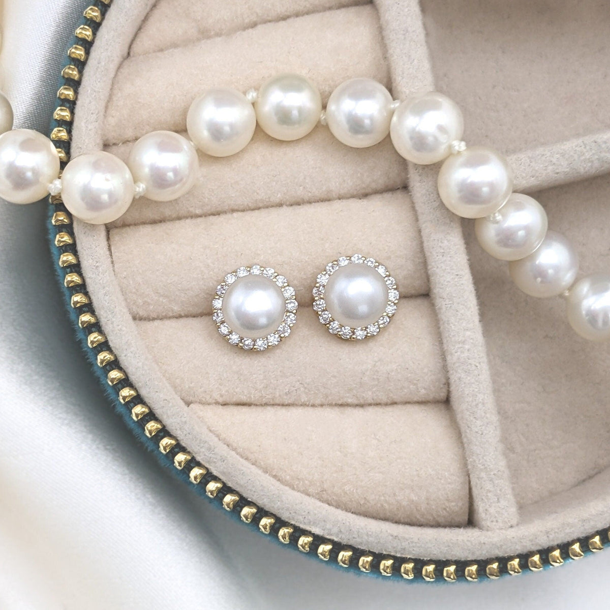 Halo Pearl Earrings
