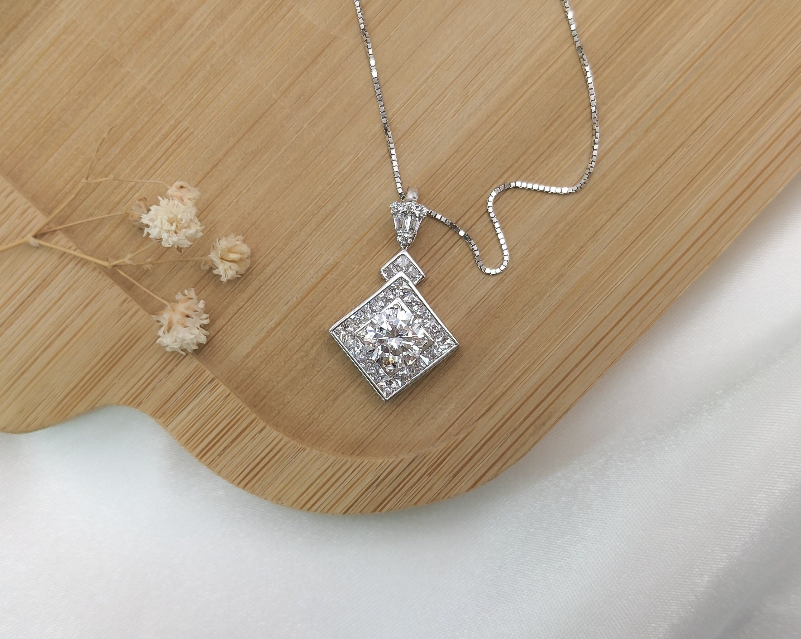 Art Deco Vintage Square Pendant
