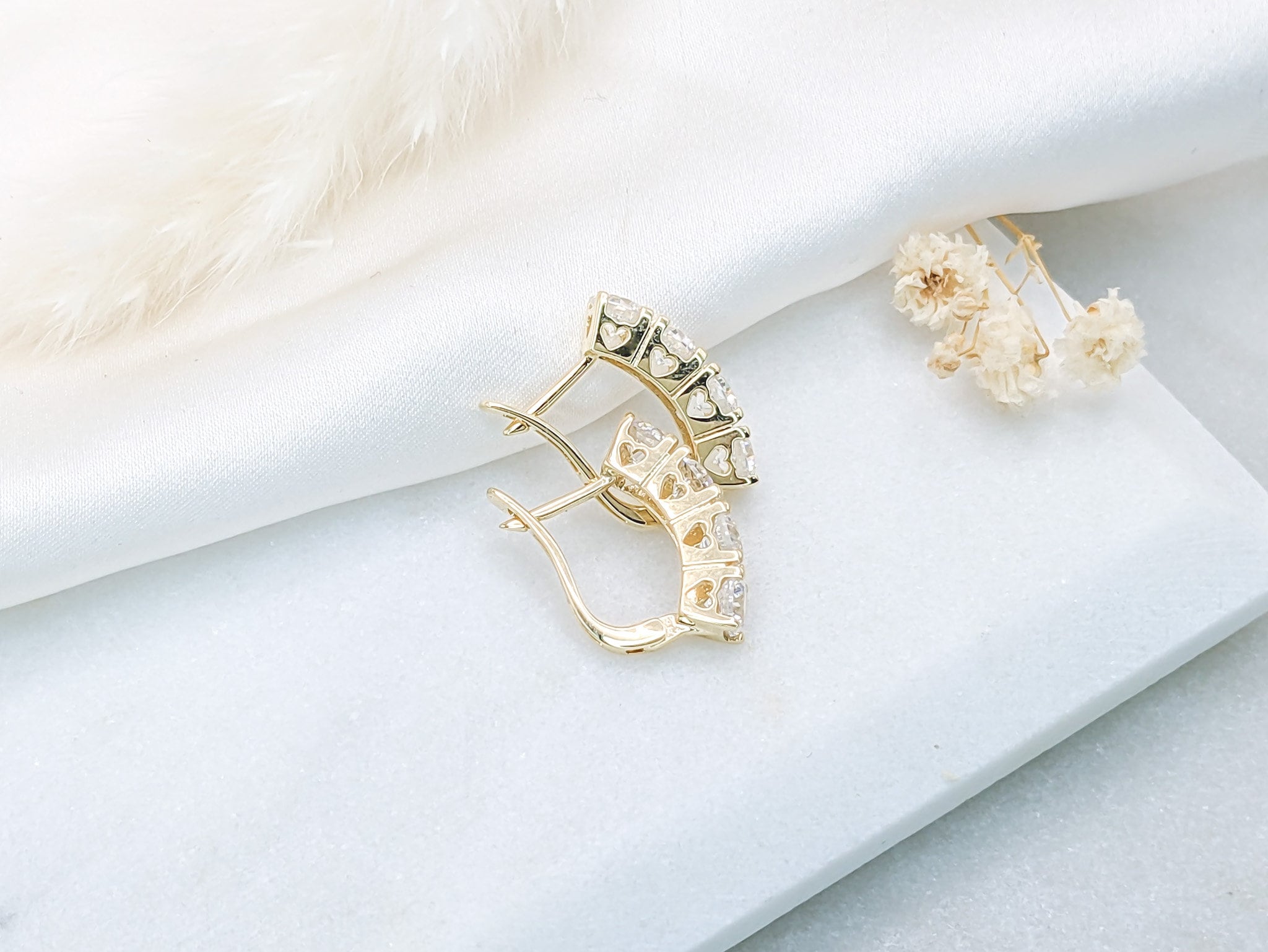 Eternity English Lock Earrings