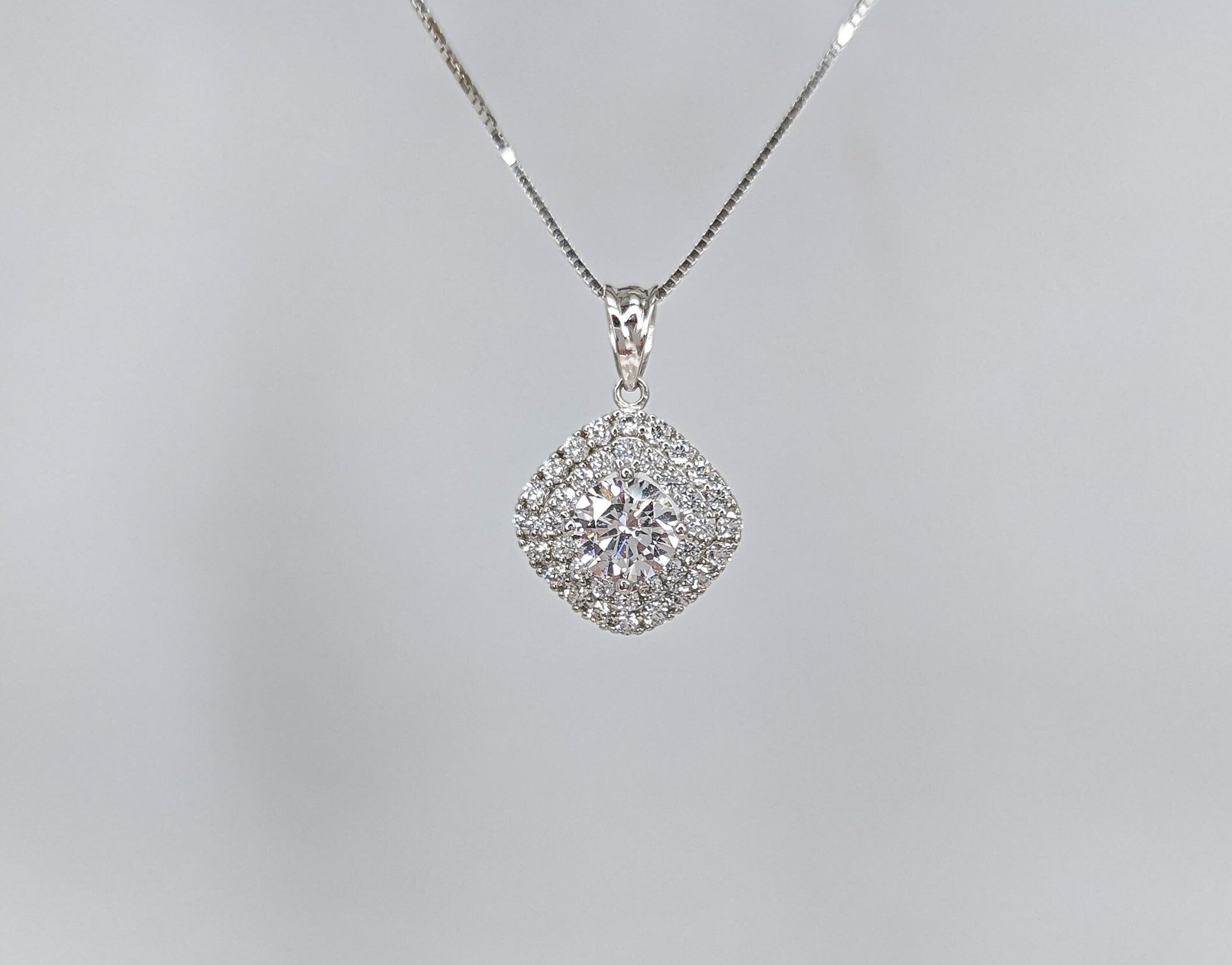 Square Cushion Pendant