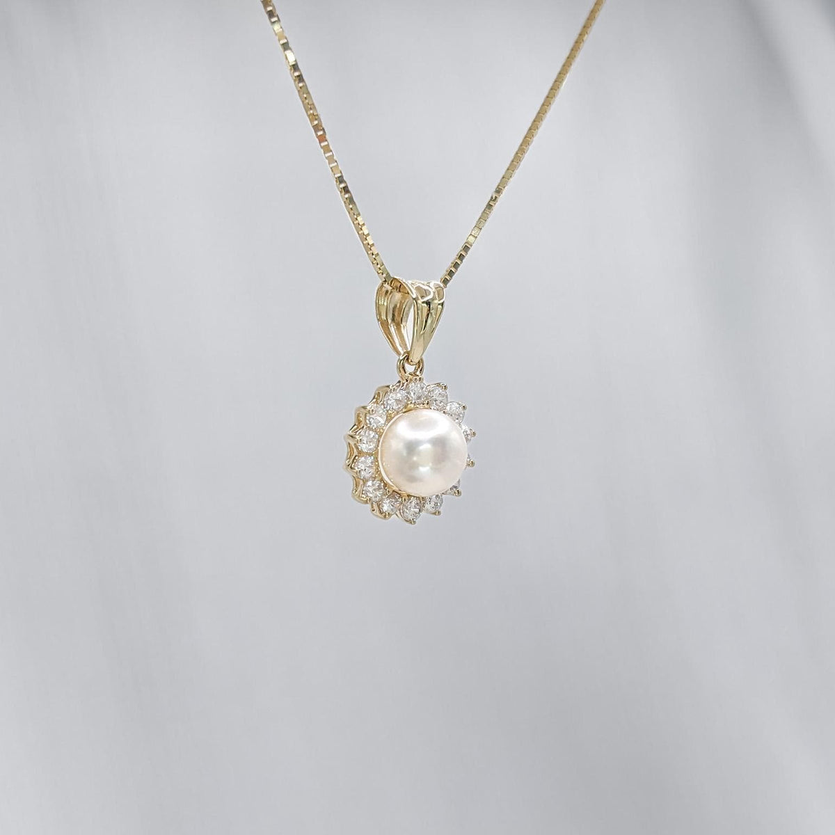 Flower Pearl Pendant