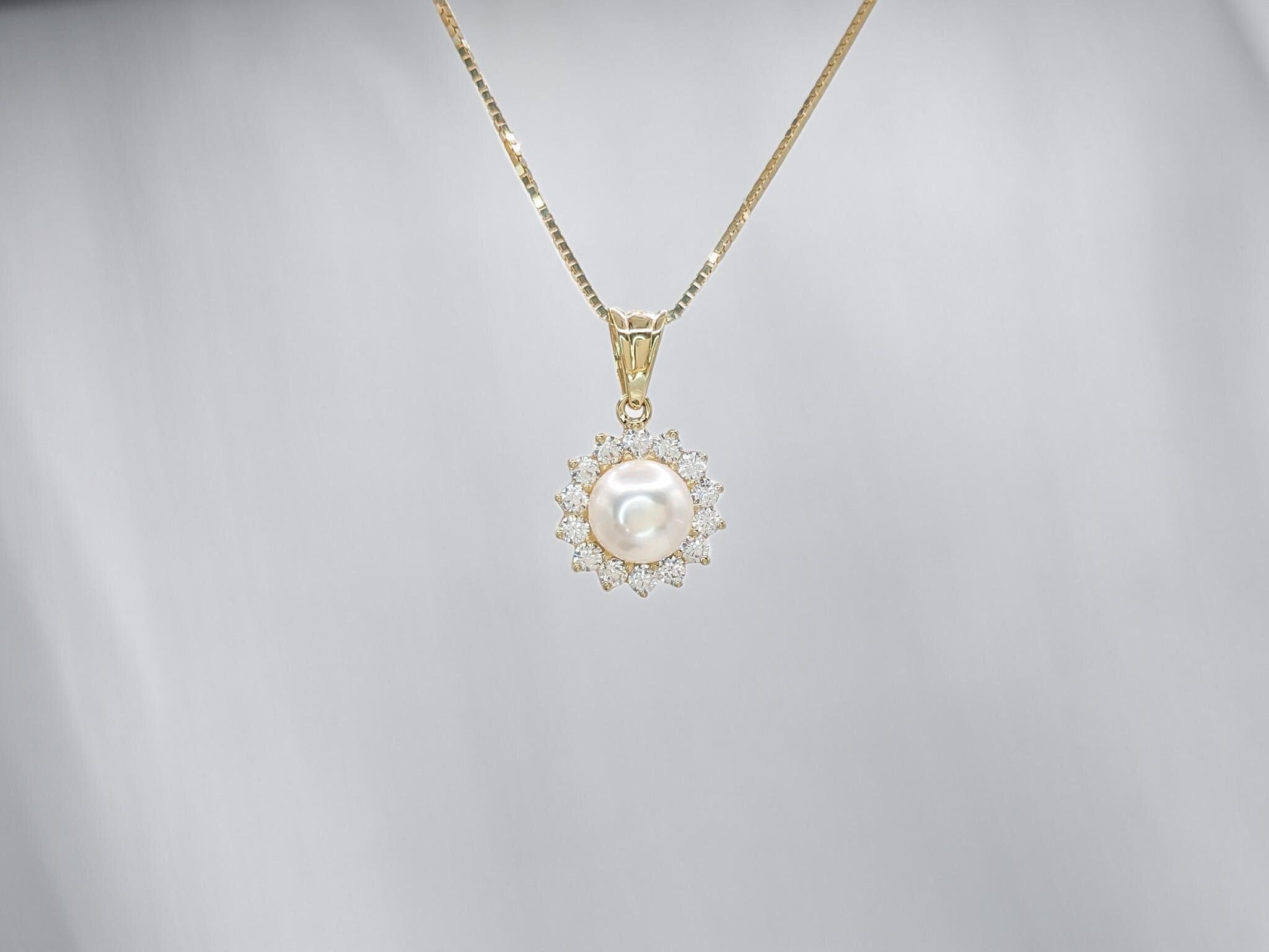 Flower Pearl Pendant