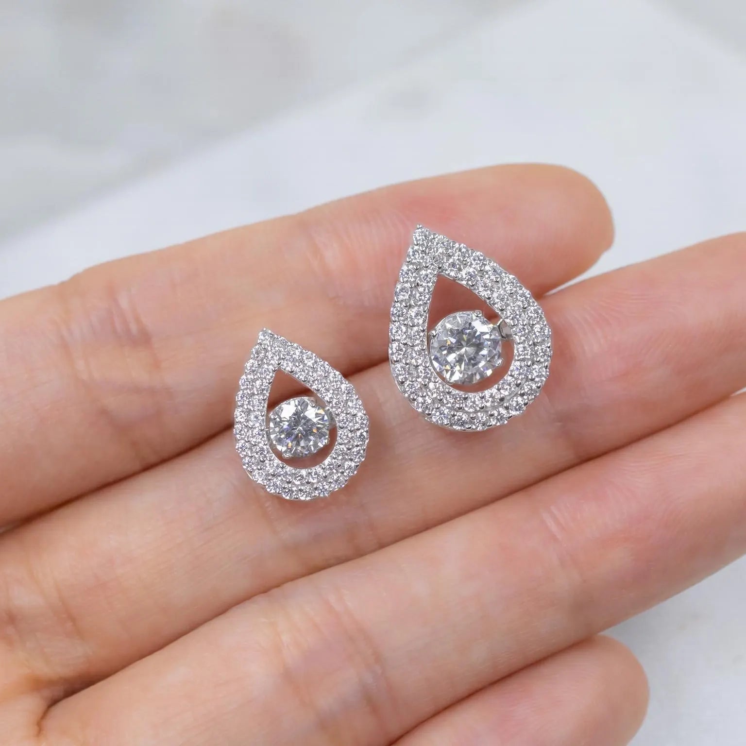 Tear Drop Dancing Stone Pendant