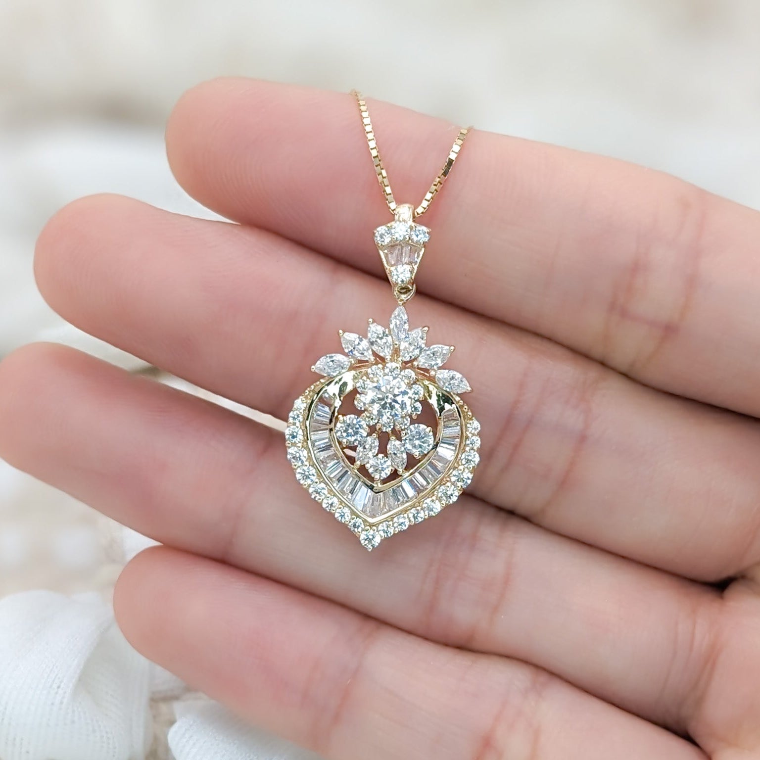 Elegant Victorian Heart Pendant
