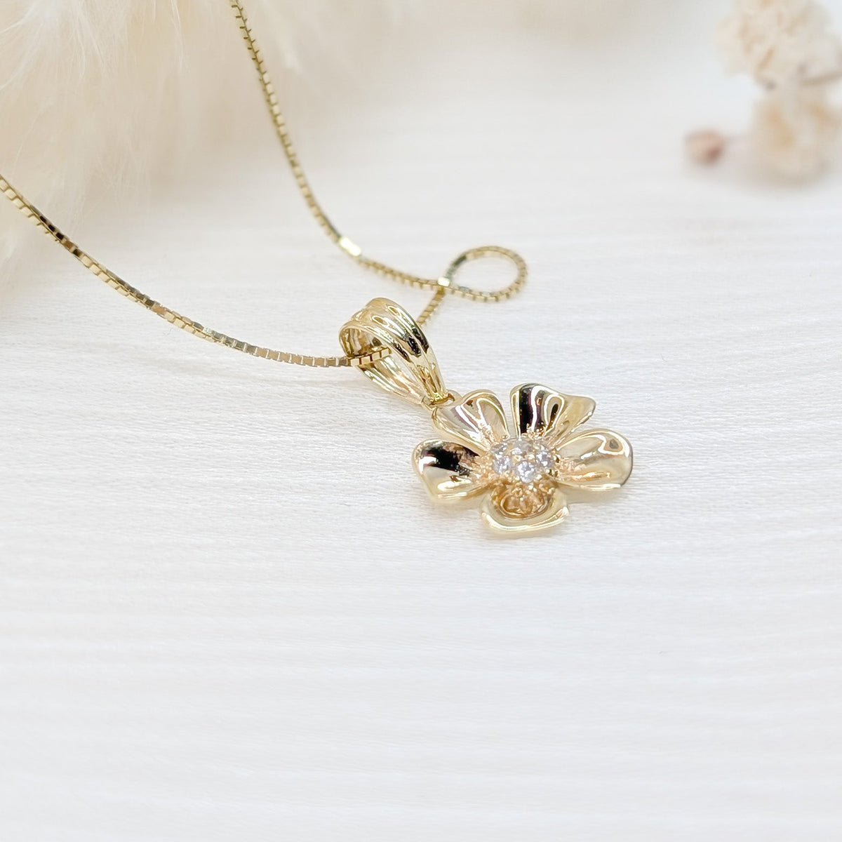 Primrose Pendant