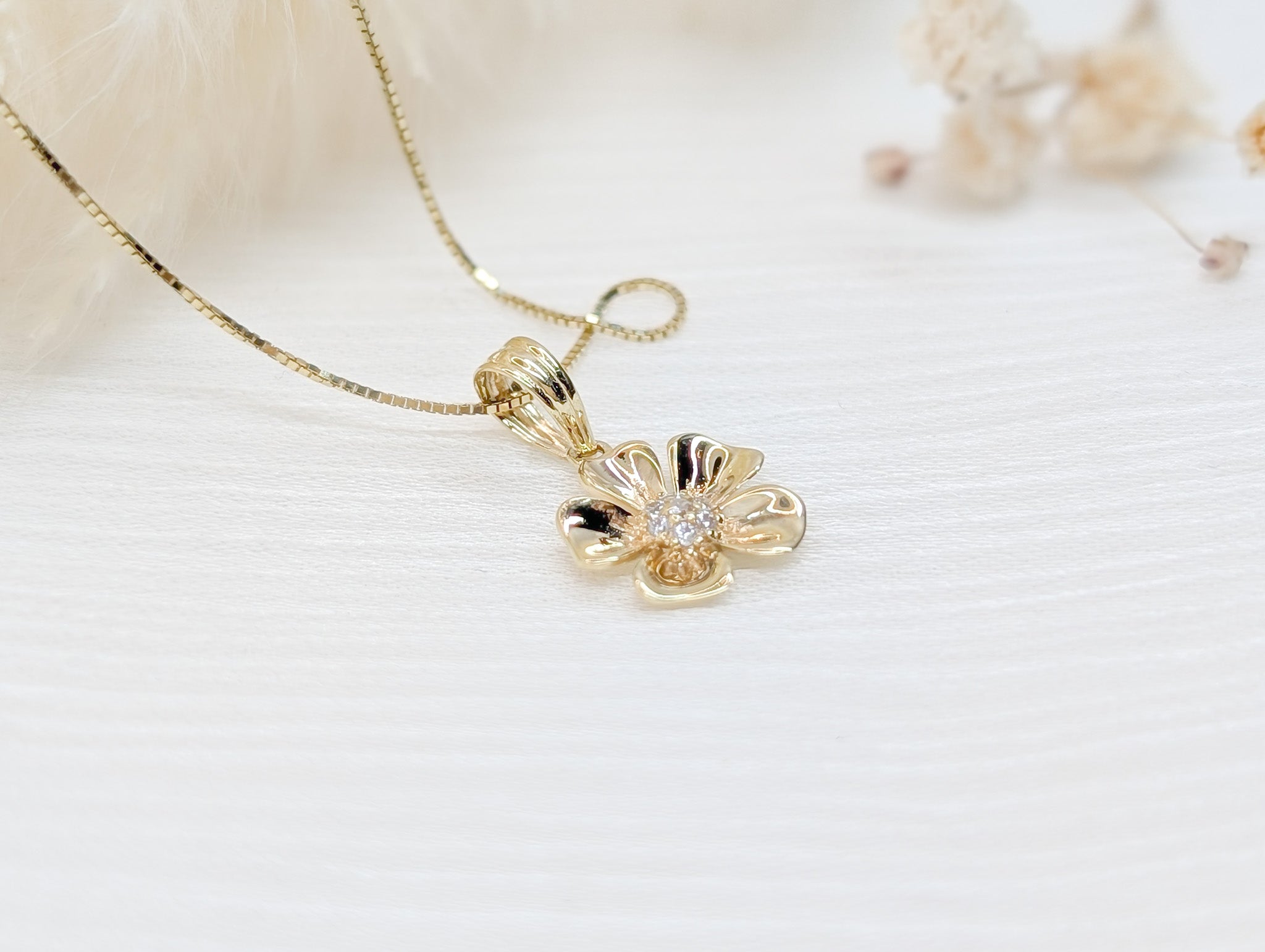 Primrose Pendant