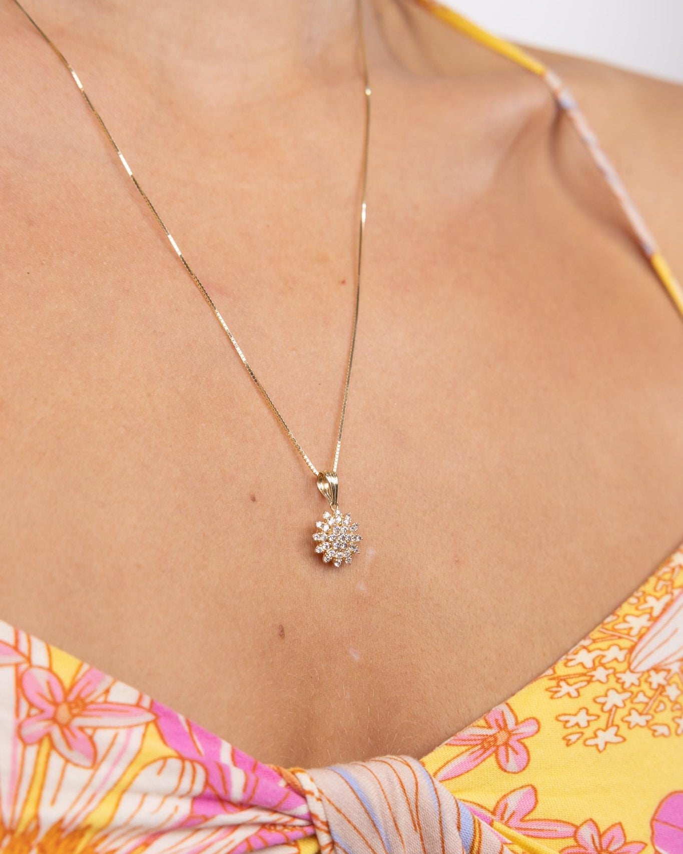 Dainty Flower Necklace