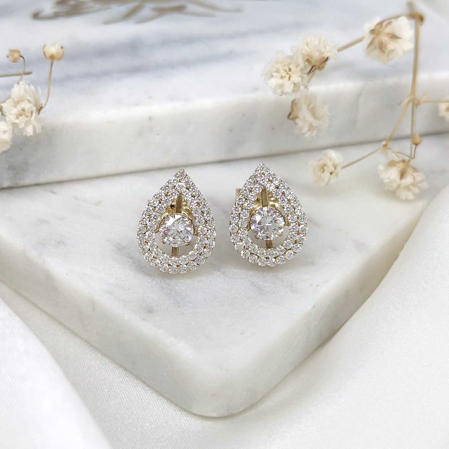 Tear Drop Dancing Stones Earrings