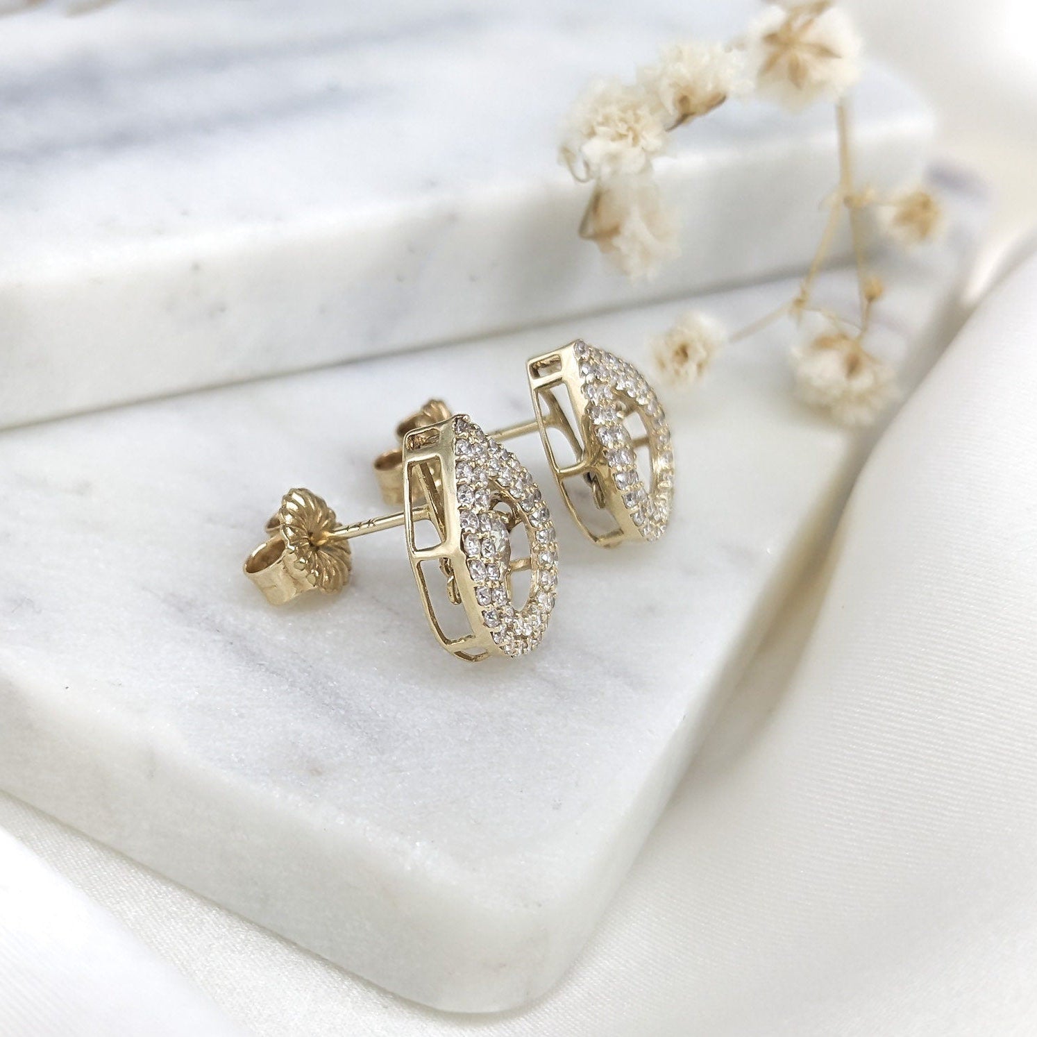 Tear Drop Dancing Stones Earrings