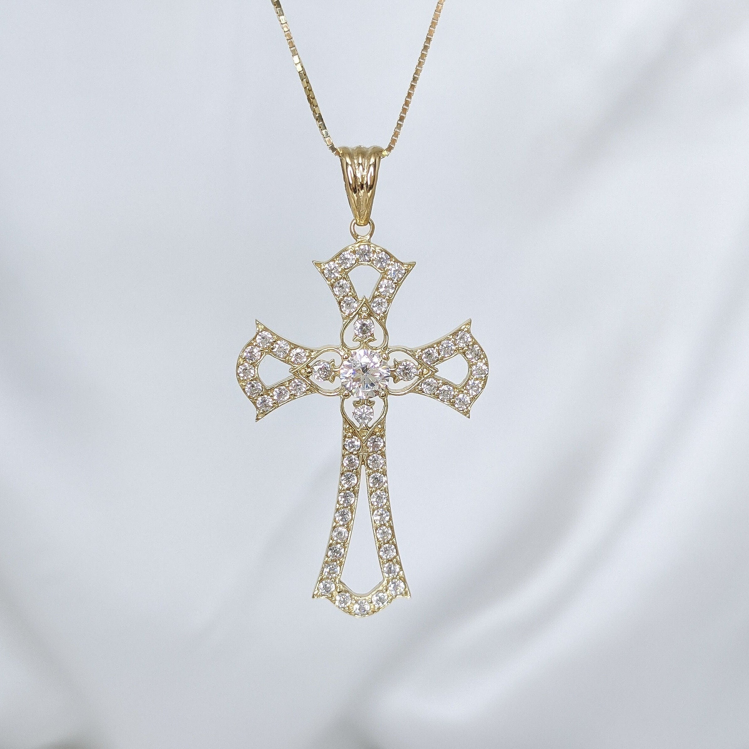 Bold Fan Cross Pendant
