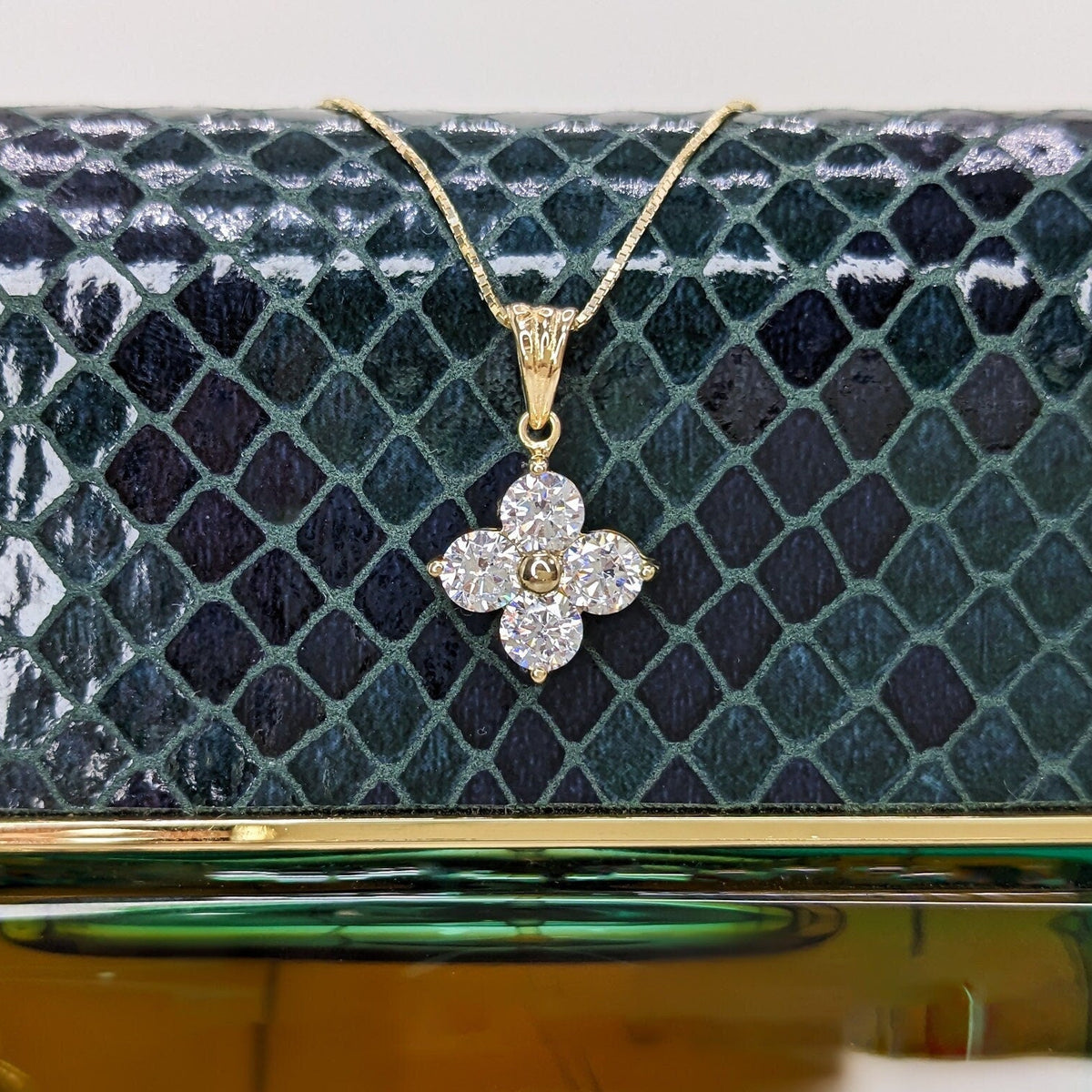 Clover Cluster Pendant