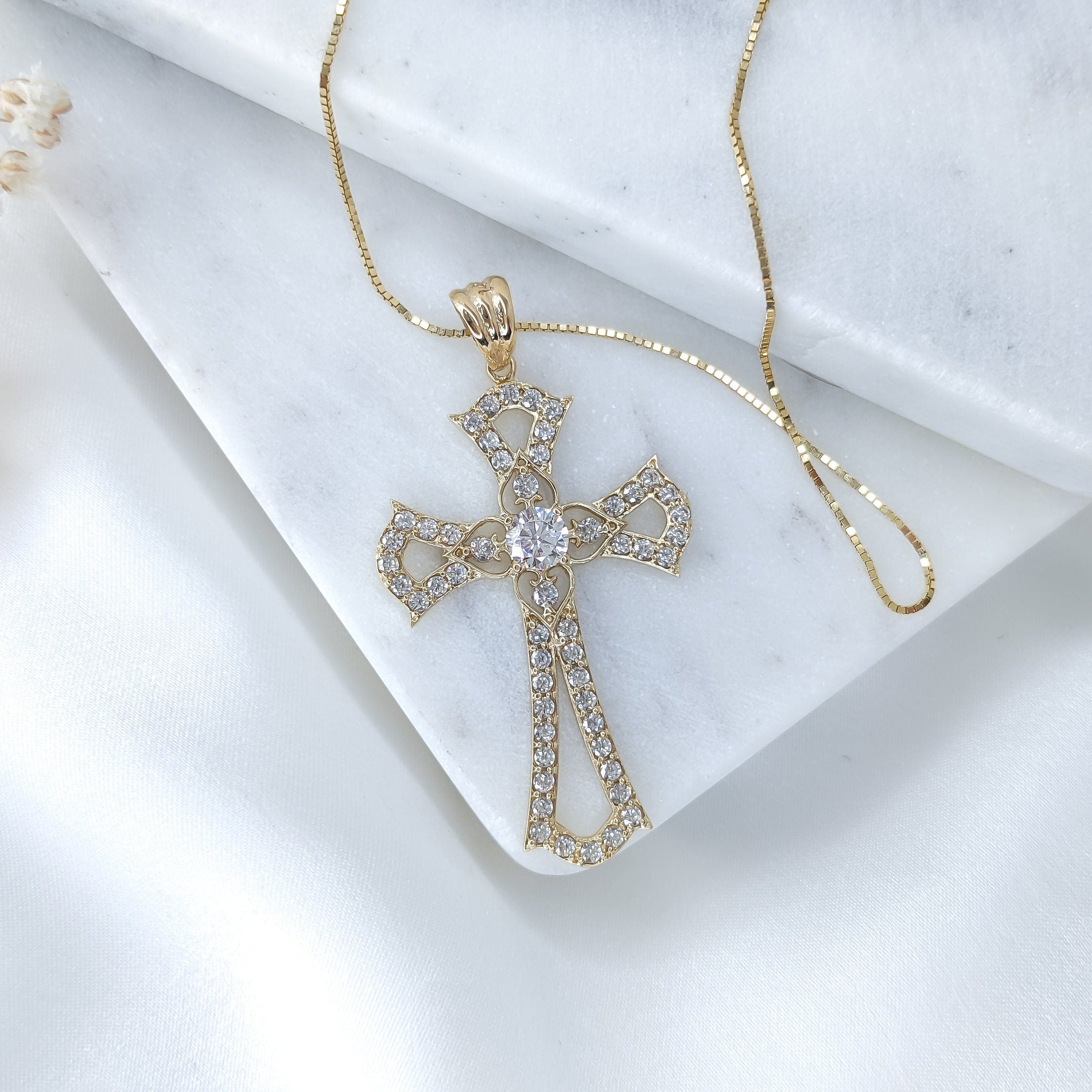 Bold Fan Cross Pendant