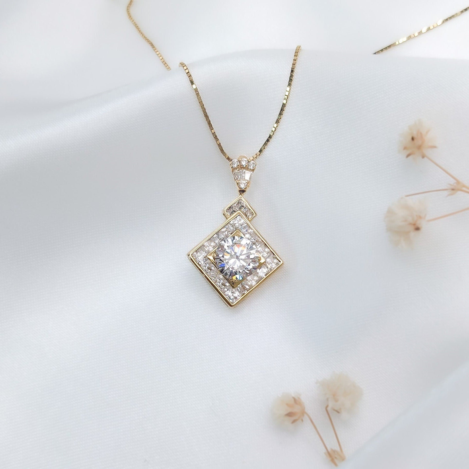 Art Deco Vintage Square Pendant