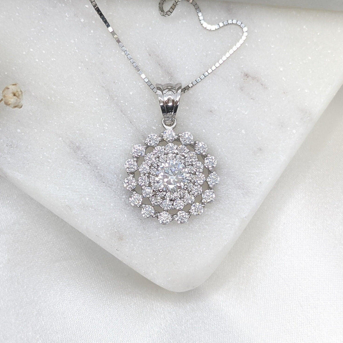 Nova Halo Pendant