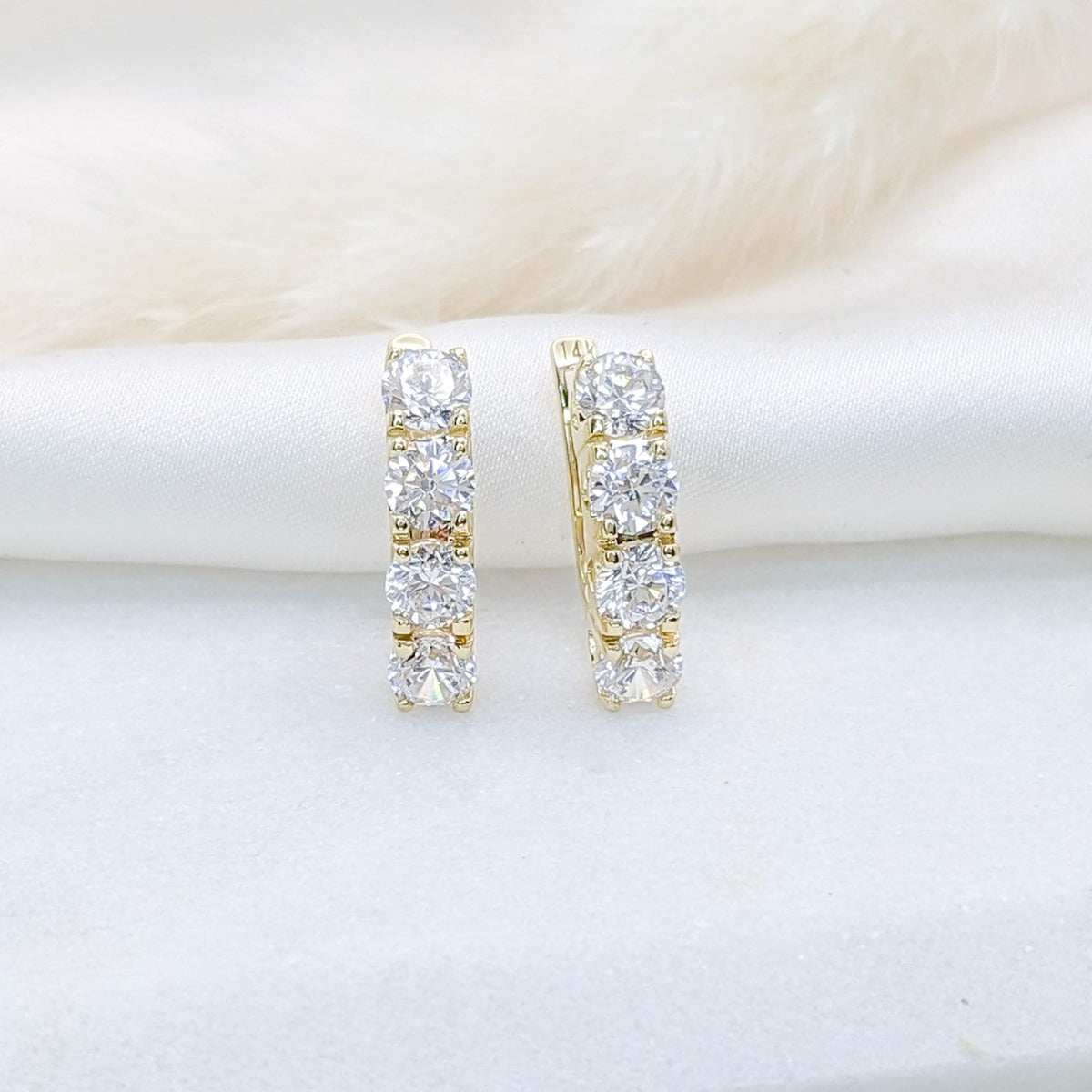 Eternity English Lock Earrings