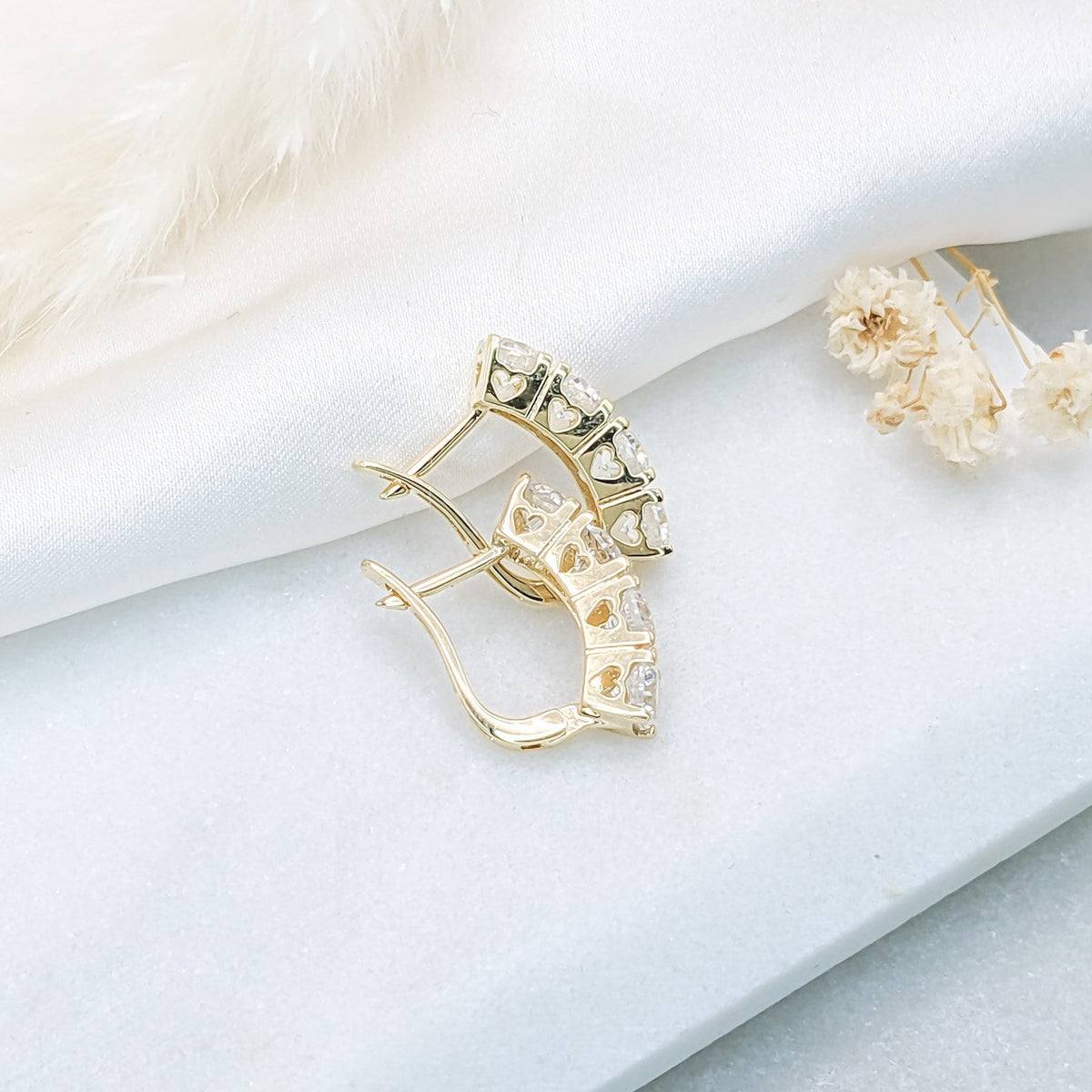 Eternity English Lock Earrings
