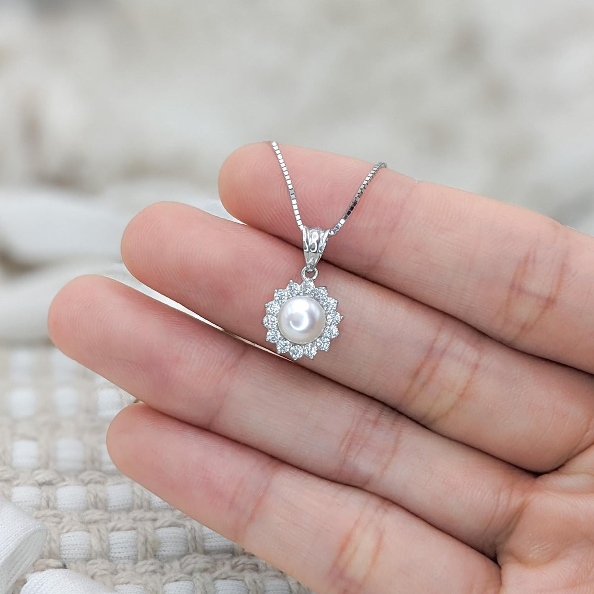 Flower Pearl Pendant