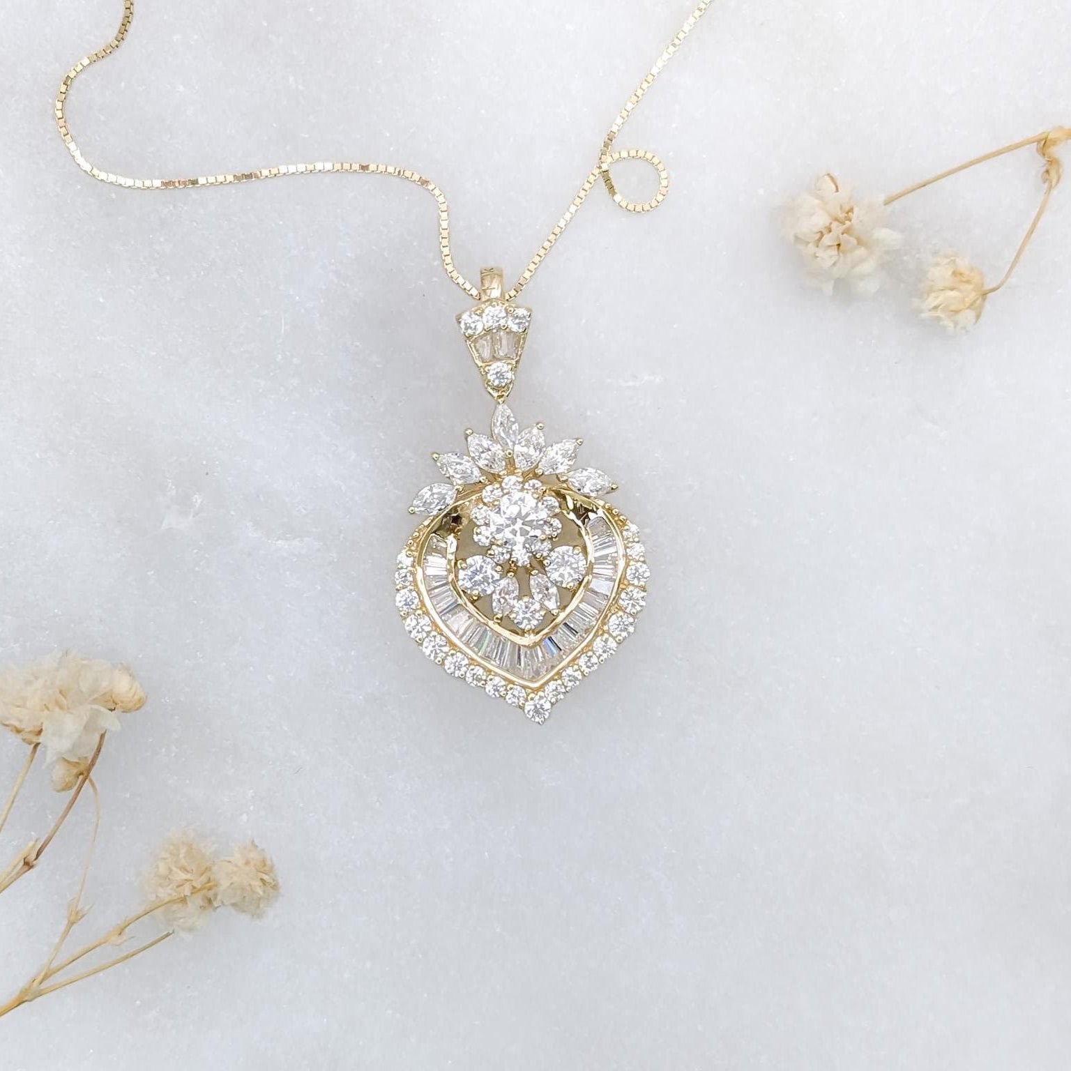 Elegant Victorian Heart Pendant